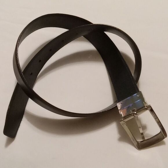 Leather belt with silver plated buckle size S. NEW - Picture 1 of 5